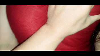 Домашняя русская женщина сглатывает малафью по окончании порно с волосяном